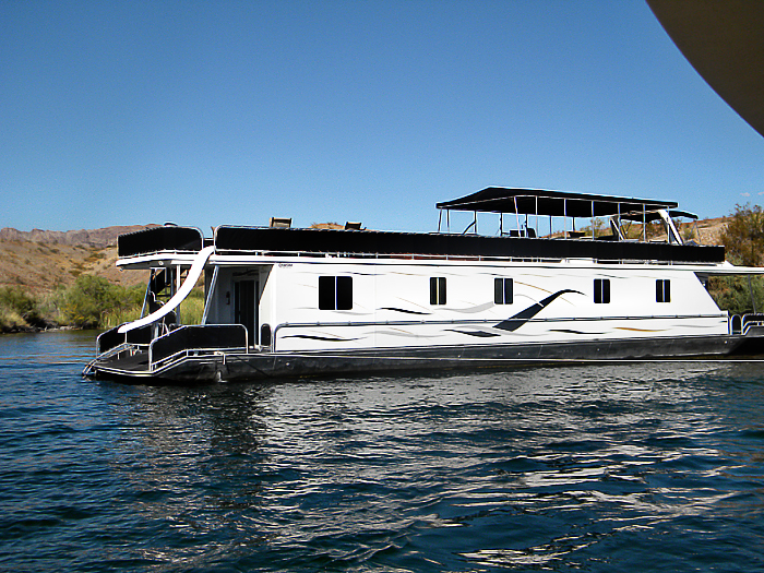 85ft Houseboat (1)